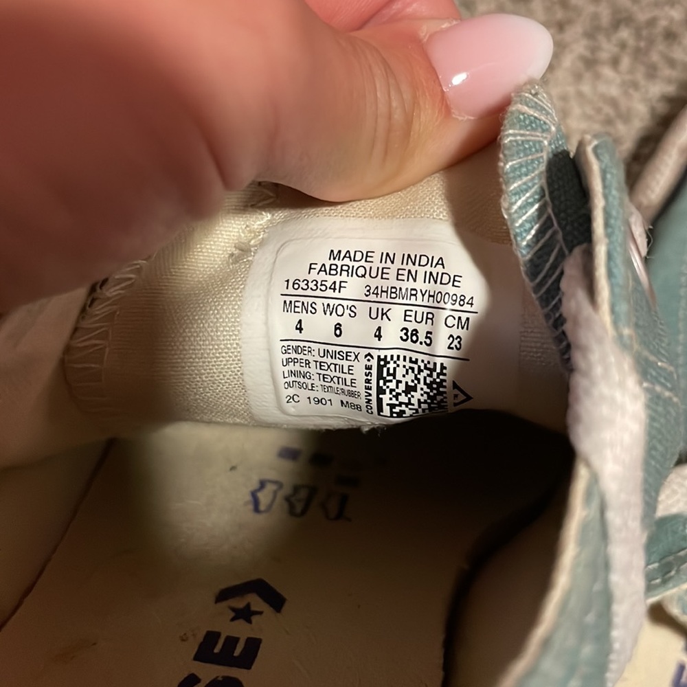 Converse - Picture 2 of 3